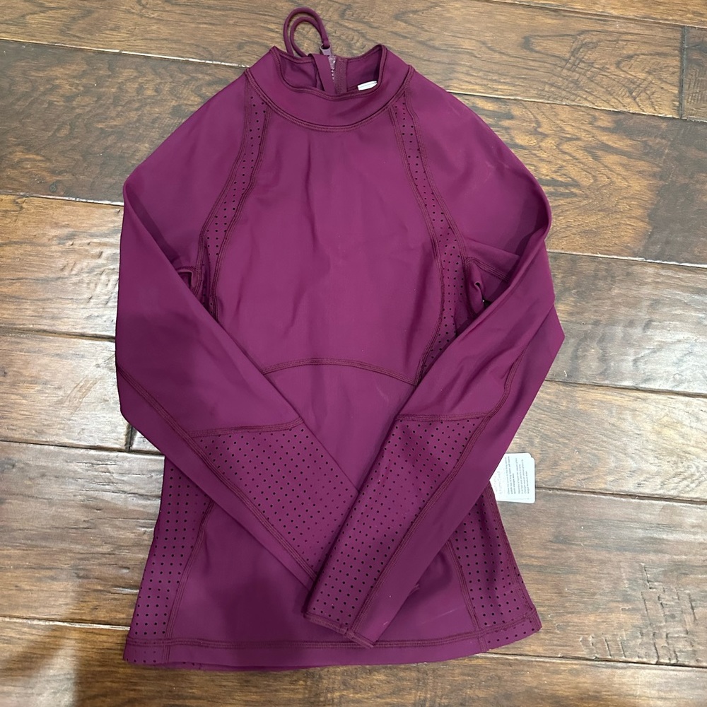 Lululemon Swell Seeker swim top